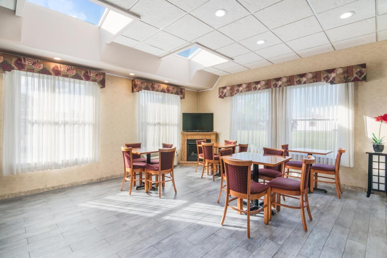 Rodeway Inn Weedsport Exterior photo