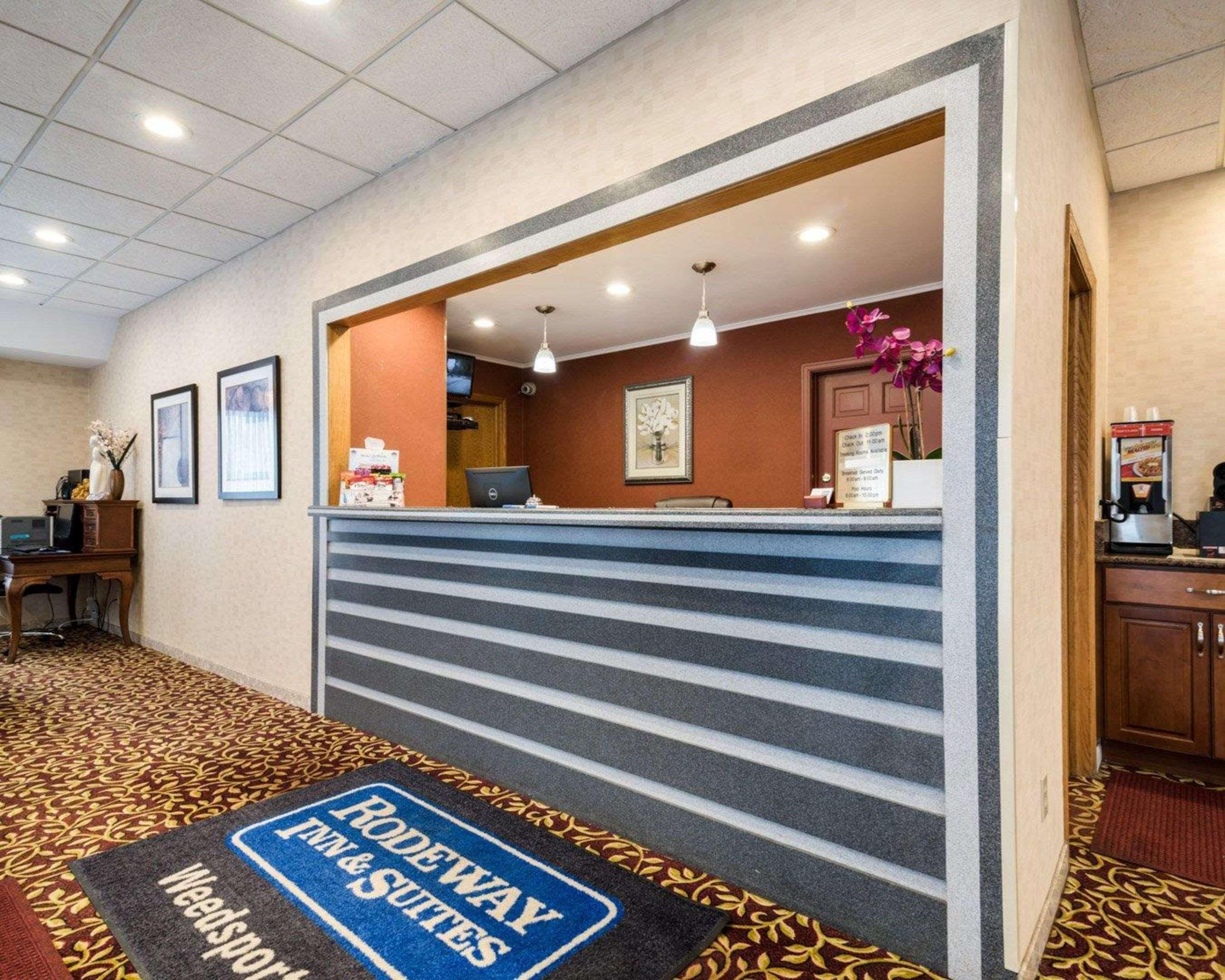 Rodeway Inn Weedsport Exterior photo